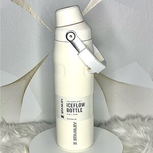 Authentic Stanley The Aerolight Iceflow 24oz Cream Shimmer NWT